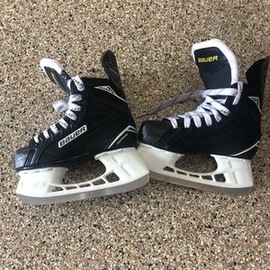 Boys Bauer Hockey Skates